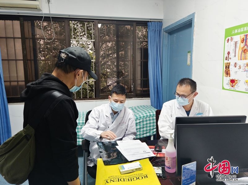 四川省人民医院专家受邀定期到广元市第二人民医院坐诊指导
