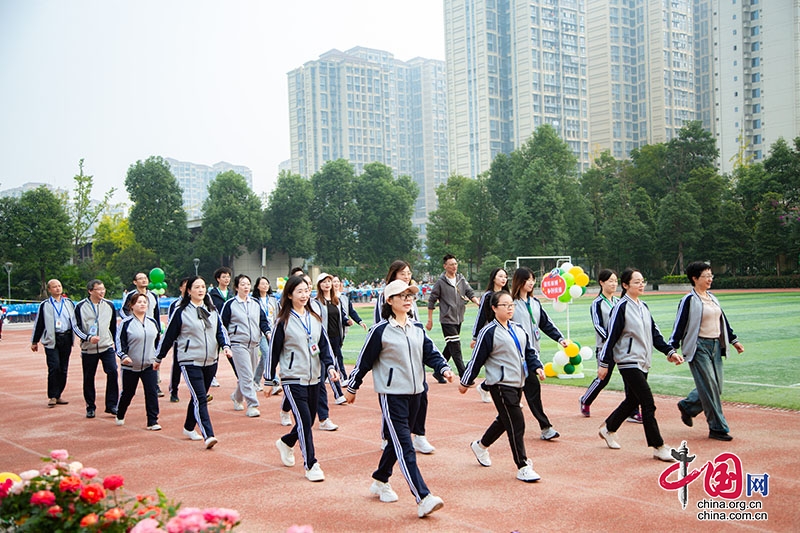 乘風破浪，超越夢想 | 瀘州市長江小學校舉行第七屆運動會