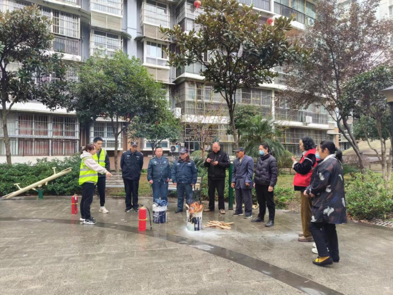 射洪市太和街道黃磉浩社區(qū)聯合轄區(qū)物業(yè)開展消防演練活動