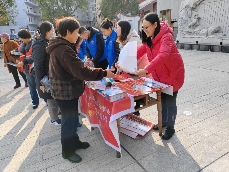 射洪市平安街道清家堰社區(qū)開展憲法宣傳周活動