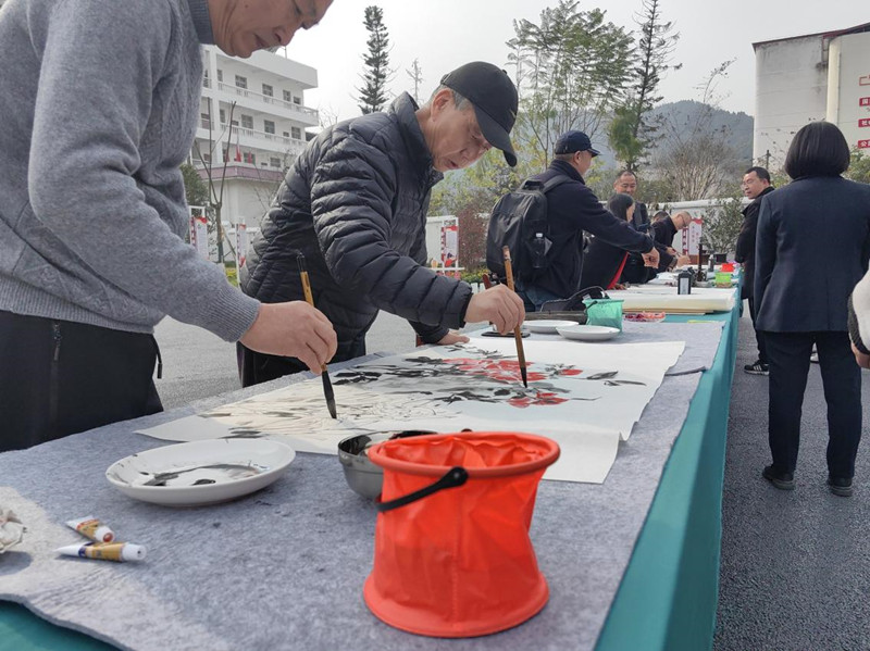 “賀誠故里踏足跡，和美涪西添墨彩” 遂寧市文聯(lián)藝術(shù)家到涪西鎮(zhèn)參觀采風(fēng)