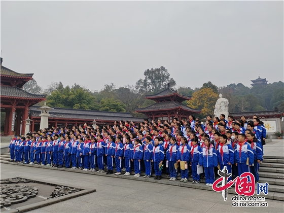 拜谒诗仙李白 传承千年文化 江油市青莲小学开展研学实践教育活动