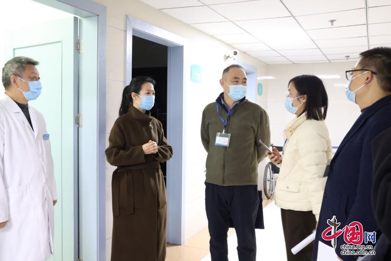 省健康管理医疗质量控制中心专家组一行莅临广元市中心医院指导工作