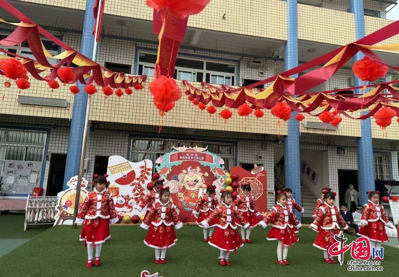 宜賓市敘州區(qū)柏溪街道中心幼兒園：“五育并舉”迎新年 童心筑夢開新篇