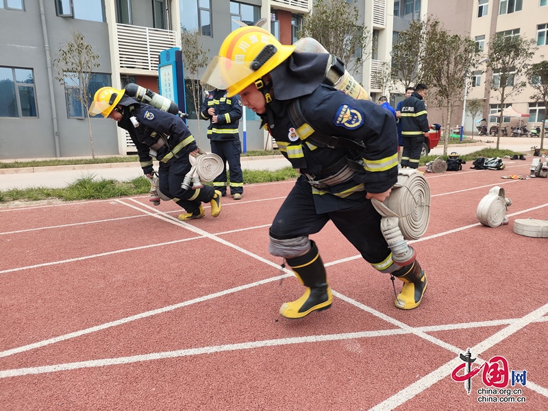 安居消防救援大队组织全体政府专职队员开展2023年度考核