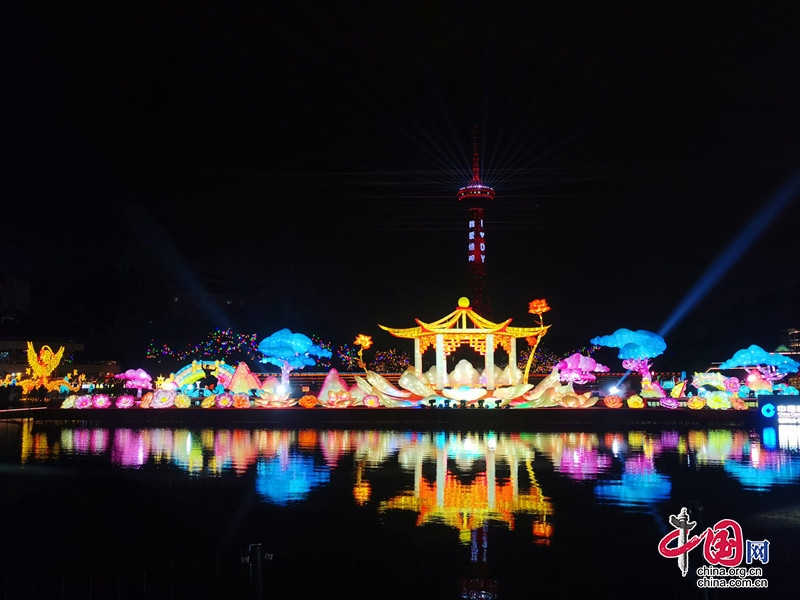 年味渐浓！第十五届德阳灯会在玄珠湖公园璀璨亮灯