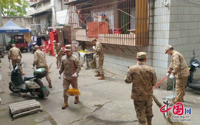 宜賓市敘州區(qū)南岸街道：傳承雷鋒精神 志愿服務(wù)暖人心