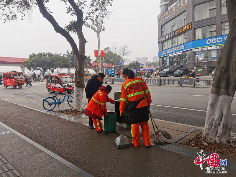 德陽(yáng)市城管執(zhí)法局方全萬(wàn)獲評(píng)“全省學(xué)雷鋒先進(jìn)個(gè)人”