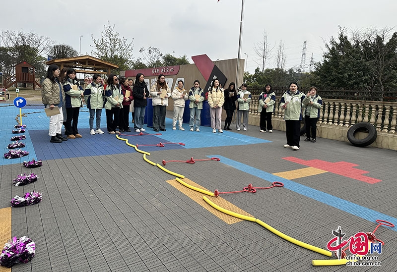 瀘州市江陽區(qū)張壩幼兒園開展自主游戲?qū)ｎ}“體驗(yàn)式”教研活動(dòng)