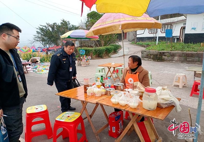 自貢大安區：三多寨鎮開展食品安全專項整治 確保梨花季遊客放心消費