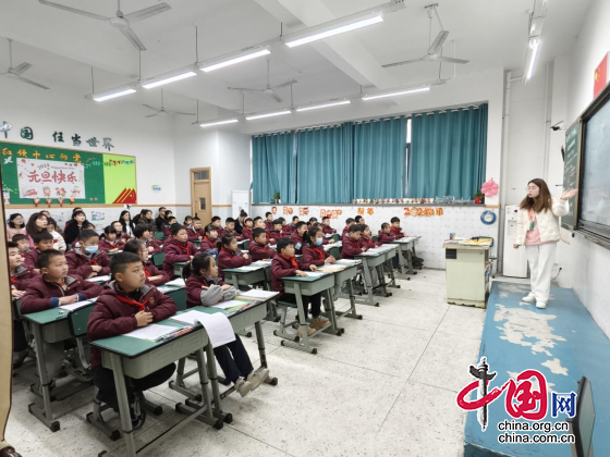 绵阳市梓潼县黎雅镇小学校走进东辰学校开展课堂教学能力提升活动