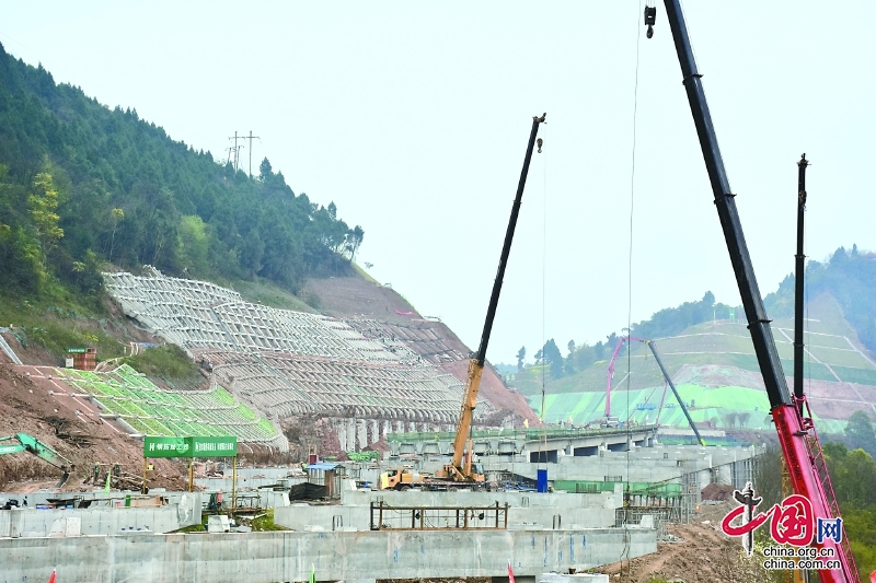 四川南充嘉陵：“三路一隧”項目爭分奪秒搶進度