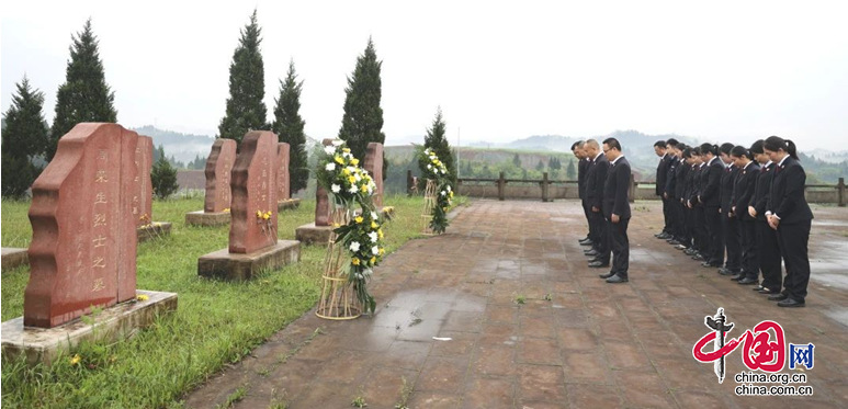 南充市營山縣檢察院：清明祭英烈 忠誠鑄“檢魂”