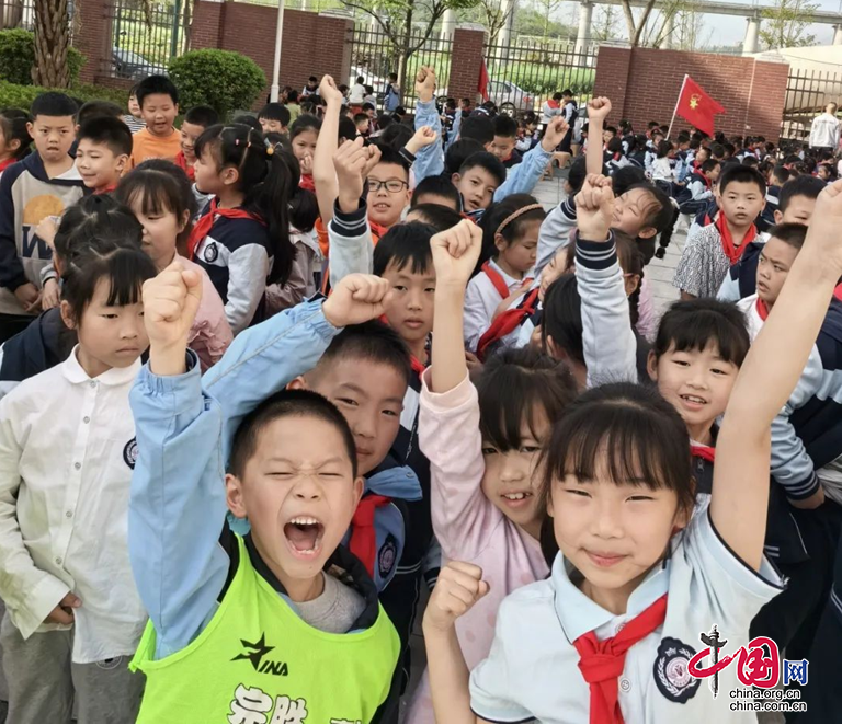 南充市府荆小学：趣享运动激情 唱响生命高歌