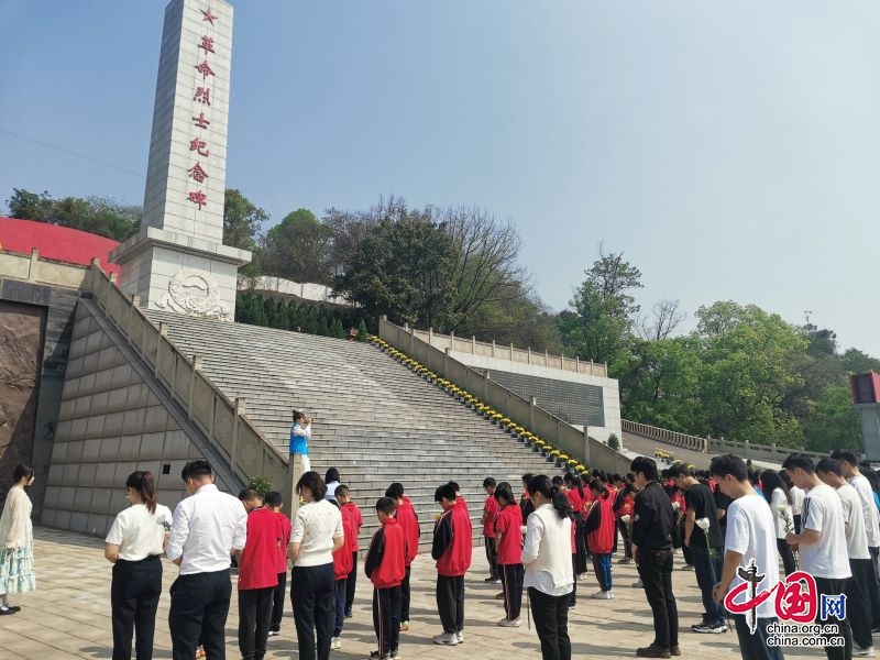 水有源头树有根 清明思故 家风传承——宜宾市叙州区柏溪小学开展“我们的节日·清明”系列实践活动