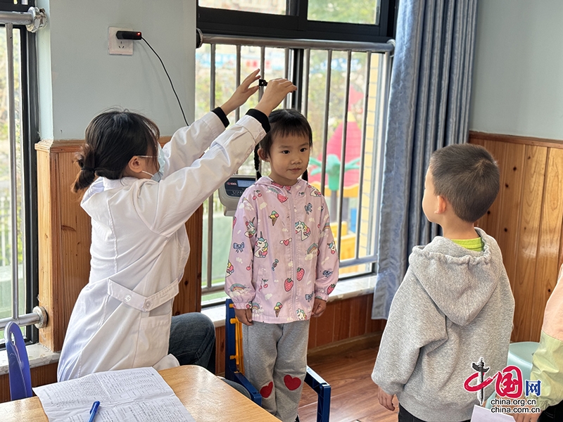 健康促成長，體檢來護航——瀘州市茜草幼兒園開展幼兒健康體檢