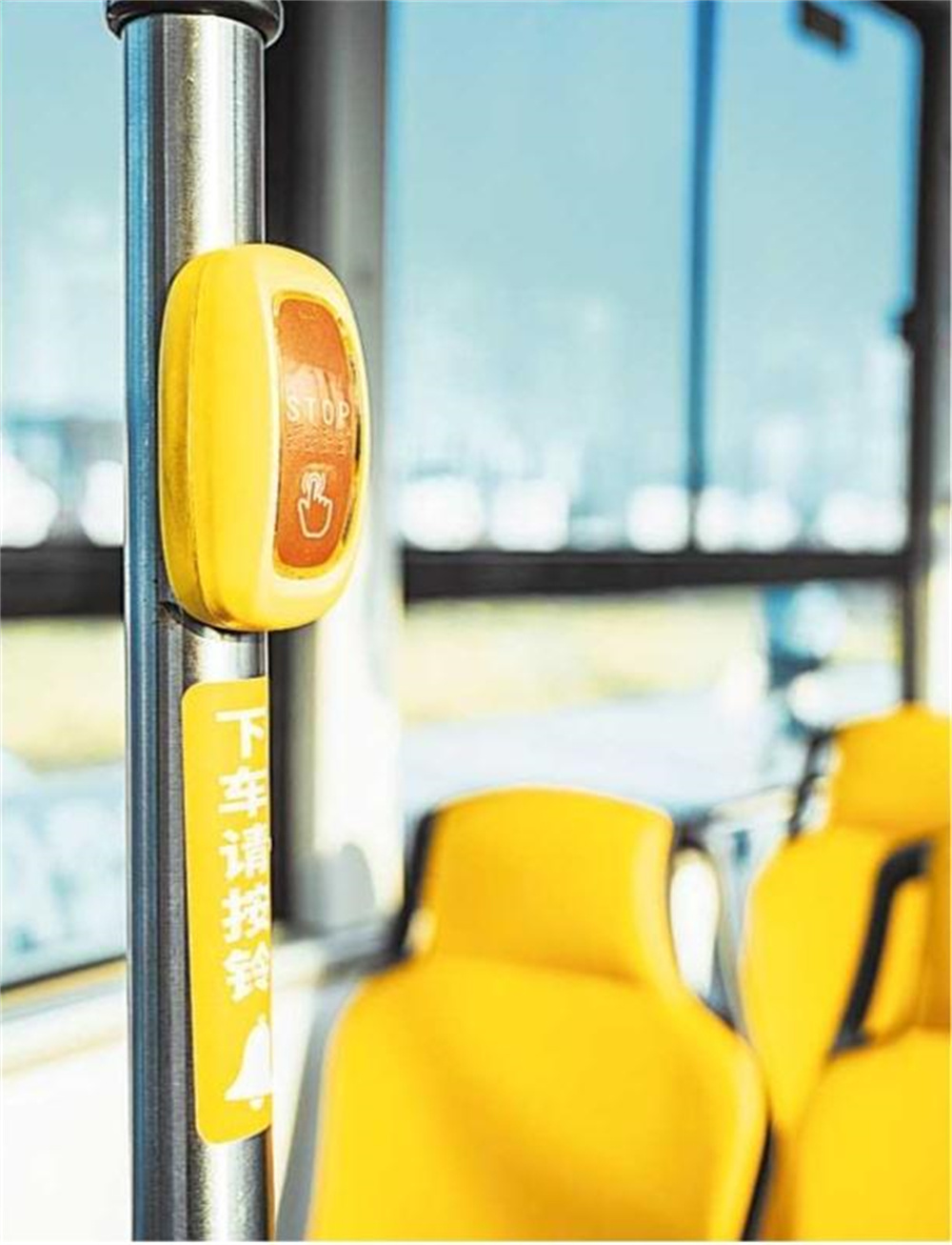 成都“铃停巴士”上线一年：开通190余条 平峰时段提速8%