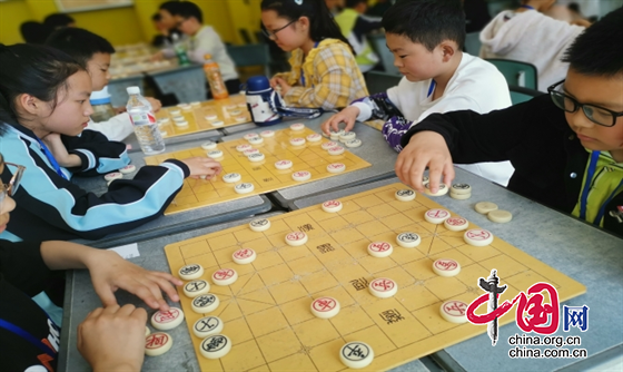 綿陽市鹽亭縣雲溪小學舉辦學生圍棋、象棋公開賽