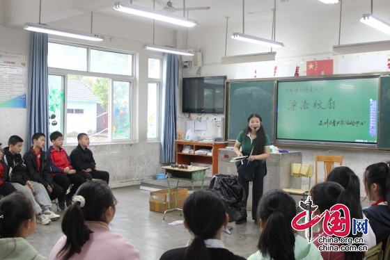 綿陽市安州區(qū)青少年活動中心流動少年宮讓孩子們過足“藝術(shù)癮”