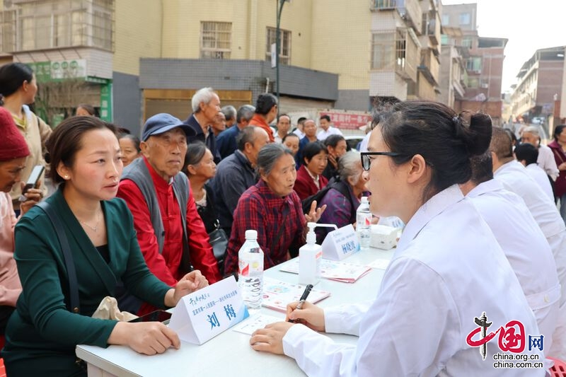 名医走基层 群众得实惠丨宜宾市“千名医护走基层”市级示范志愿服务活动走进叙州区