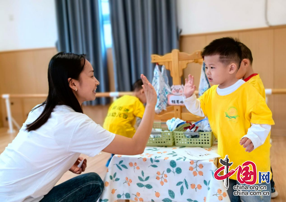 宜賓翠屏區(qū)幼兒園舉辦“快樂五一”勞動節(jié)系列活動