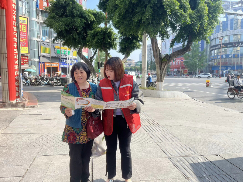 射洪市太和街道何家橋社區開展防災減災日宣傳活動