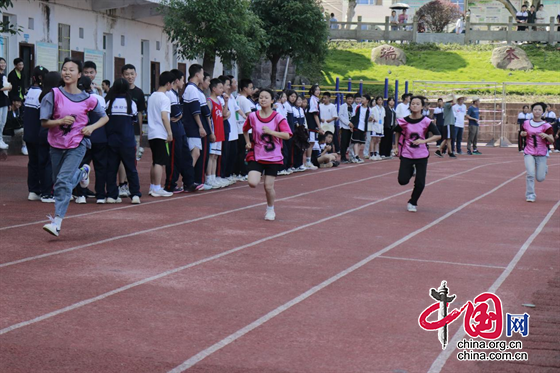 春期當運動 青春共此時 宜賓市李端初中舉辦第二十七屆春期運動會