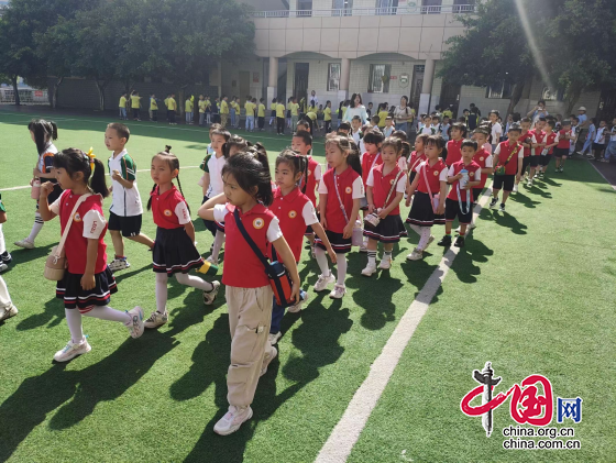 鹽亭縣嫘祖幼兒園與嫘祖小學攜手開展幼小銜接活動