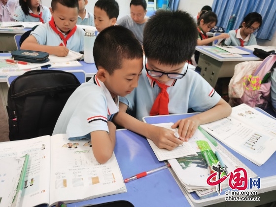 宜宾市农业街小学：自导·思辨课堂实践（六）