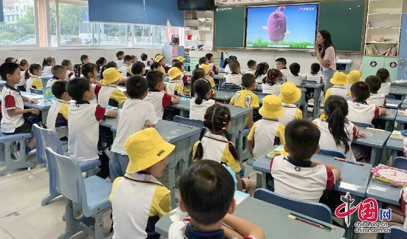 双向衔接，助力成长 | 泸州人民南路幼儿园开展参观小学体验活动