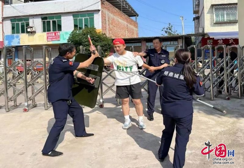 反恐防暴，筑牢校园安全防线——宜宾市南溪区汪家镇学校开展反恐防暴应急演练活动