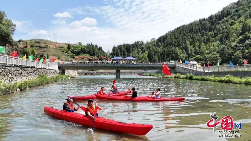 青川縣沙州鎮舉辦首屆龍舟比賽