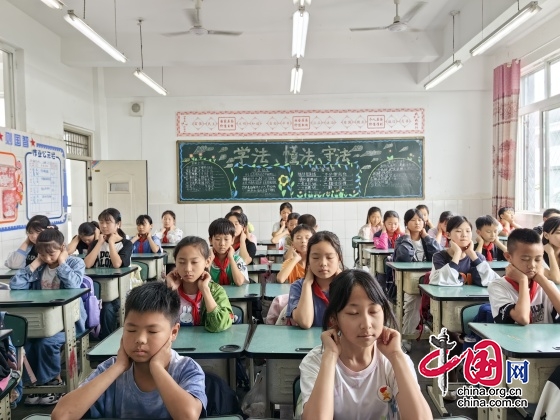 江油市九嶺小學舉行“愛眼日”活動 提升學生視覺健康意識