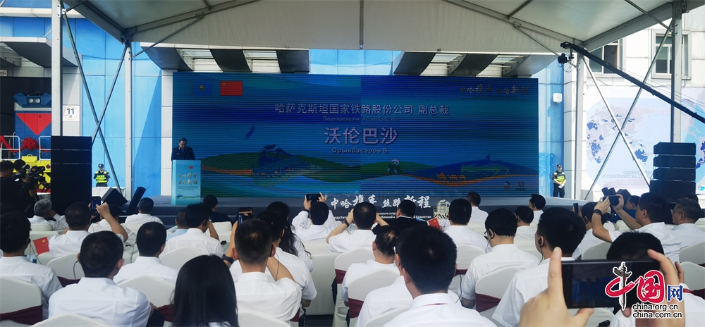 The first CKD6S locomotive goes offline The achievements of China Kazakhstan joint construction of the