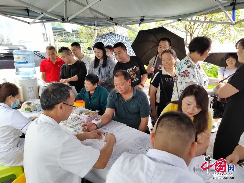 為愛傳遞，仙源兒女真情流淌——宜賓市南溪區(qū)仙源街道組織開展無償獻(xiàn)血活動