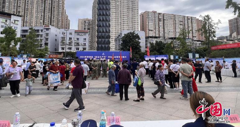 加強普法宣傳 筑牢安全防線——南充市南部縣司法局開展“安全宣傳咨詢?nèi)铡逼辗ㄐ麄骰顒?>
                </a>
                <div   id=