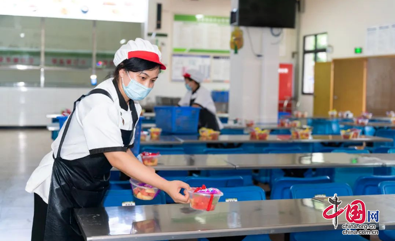 畢業(yè)“食”光永難忘 府荊護(hù)你再啟航 | 南充市府荊小學(xué)舉行2018級(jí)畢業(yè)晚宴