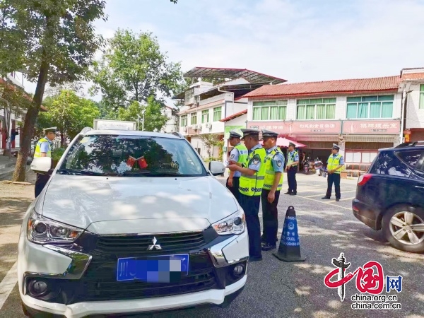 蓬溪交警提升路面执勤执法现场法制业务能力