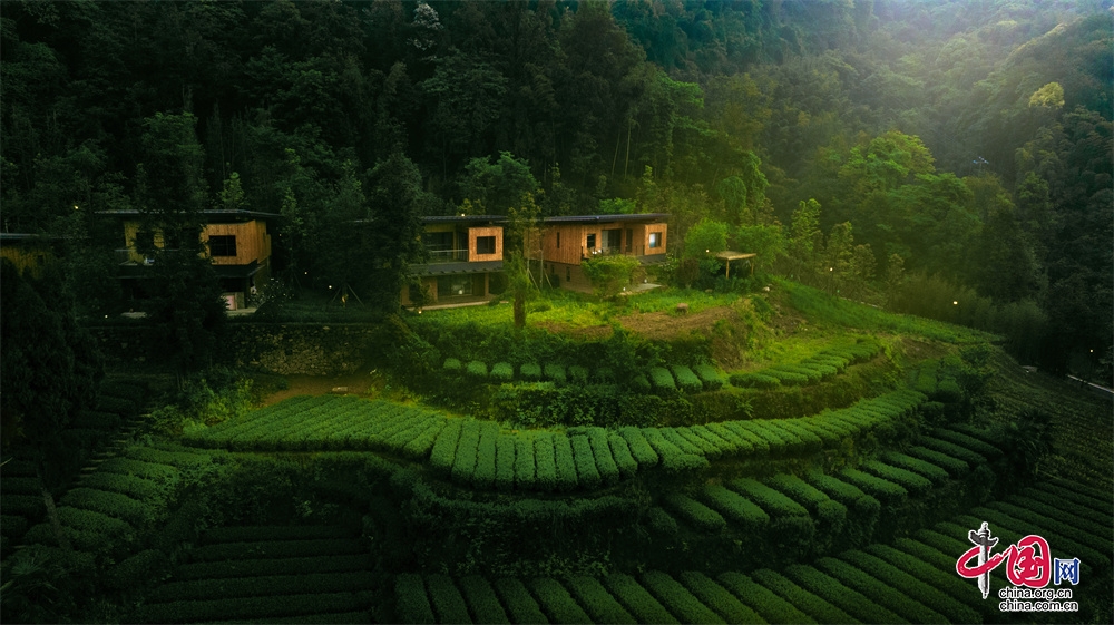Sichuan Danleng:Adéntrate en el Monte Lao'e y alójate en la frescura