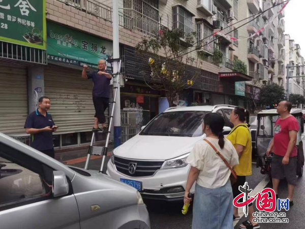 射洪市太和街道保河社區：電線掉落存隱患 迅速處理解民憂