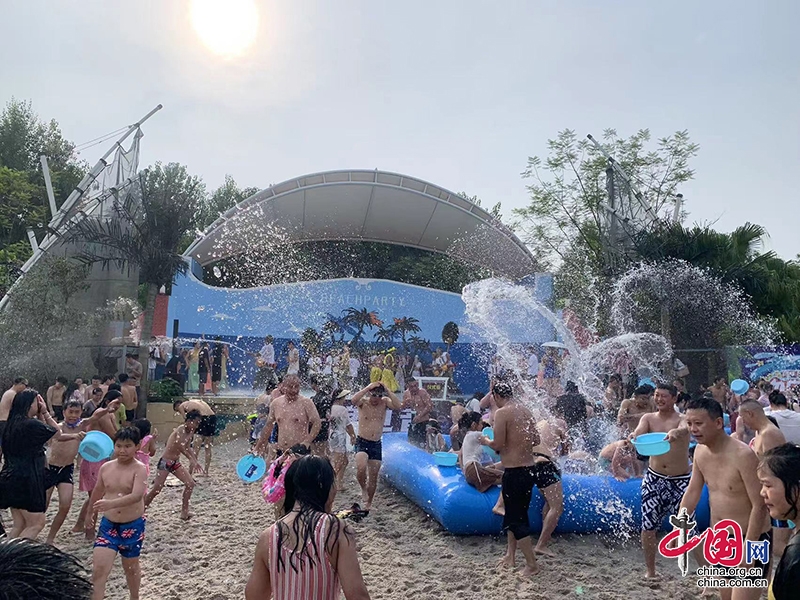 瀘州歡樂派海灘公園10週年電音潑水節熱辣開啟
