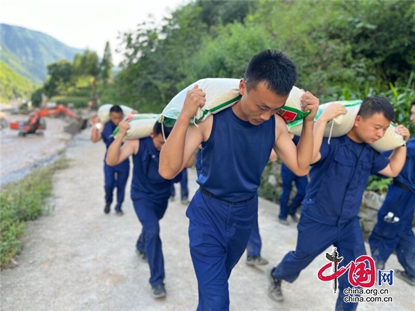 雅安漢源：馬烈鄉(xiāng)新華村7組山上700斤大米的“愛”