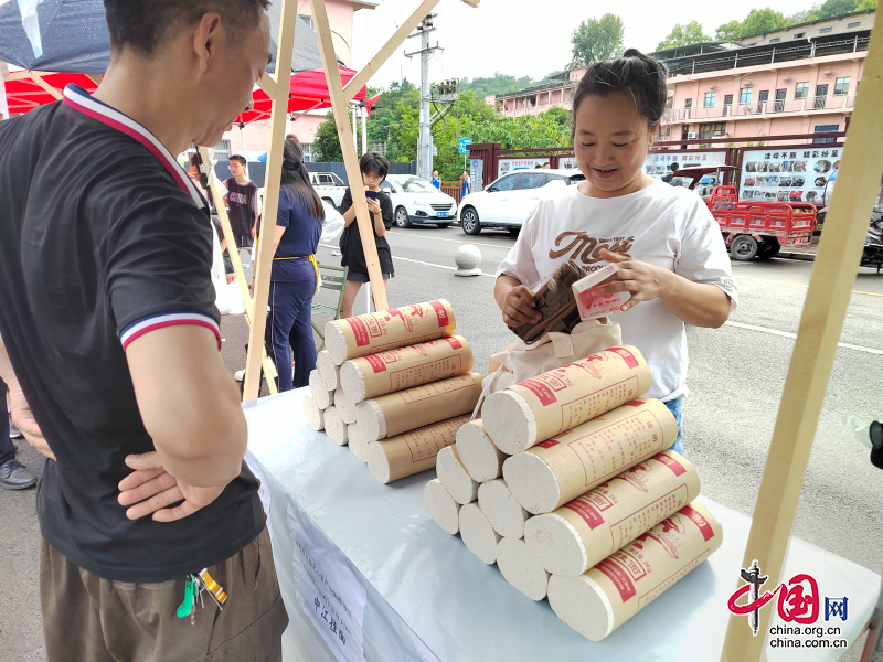 旺苍县中江村：粒粒小麦串点成“面”